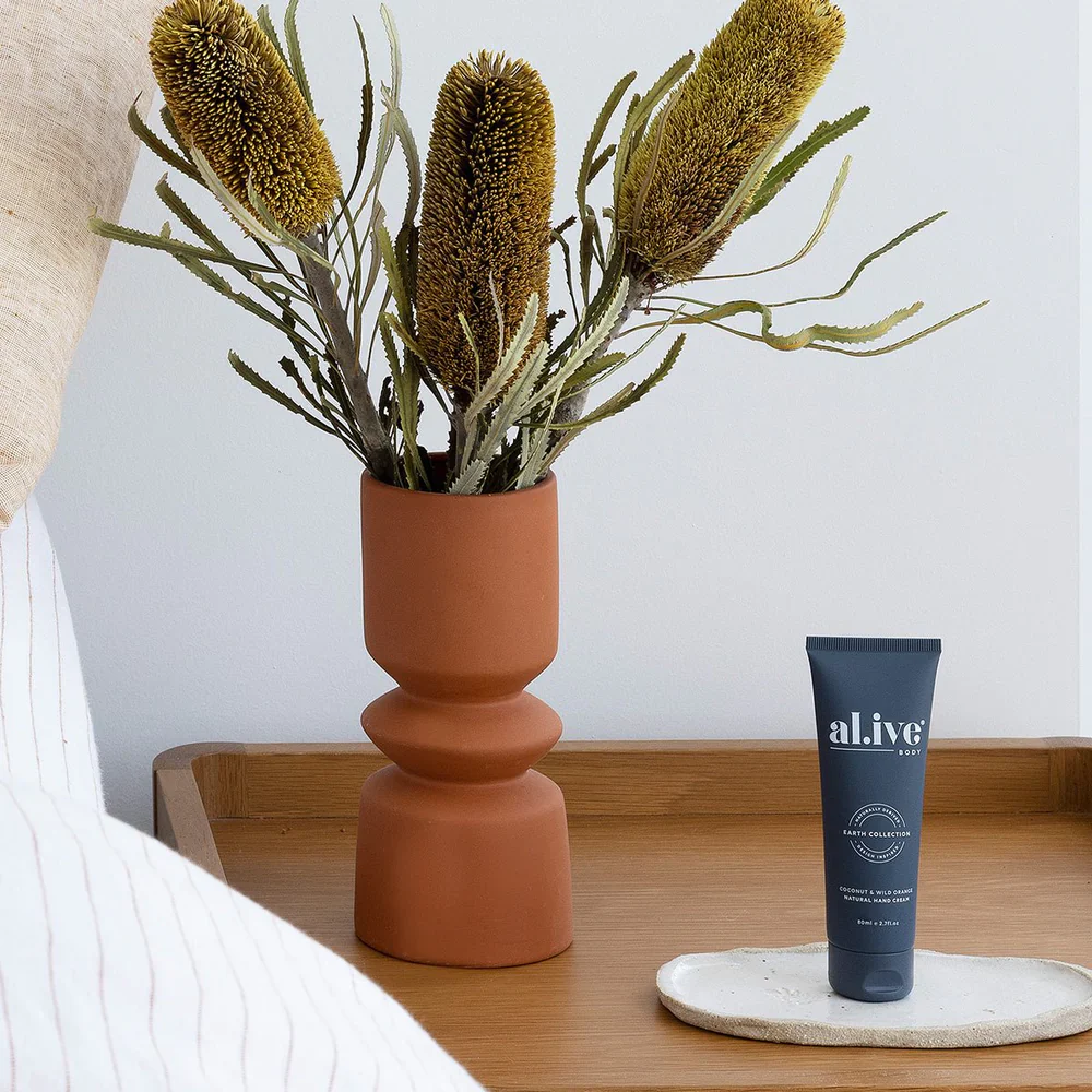 Al.ive Body - HAND CREAM - COCONUT & WILD ORANGE - Image 4