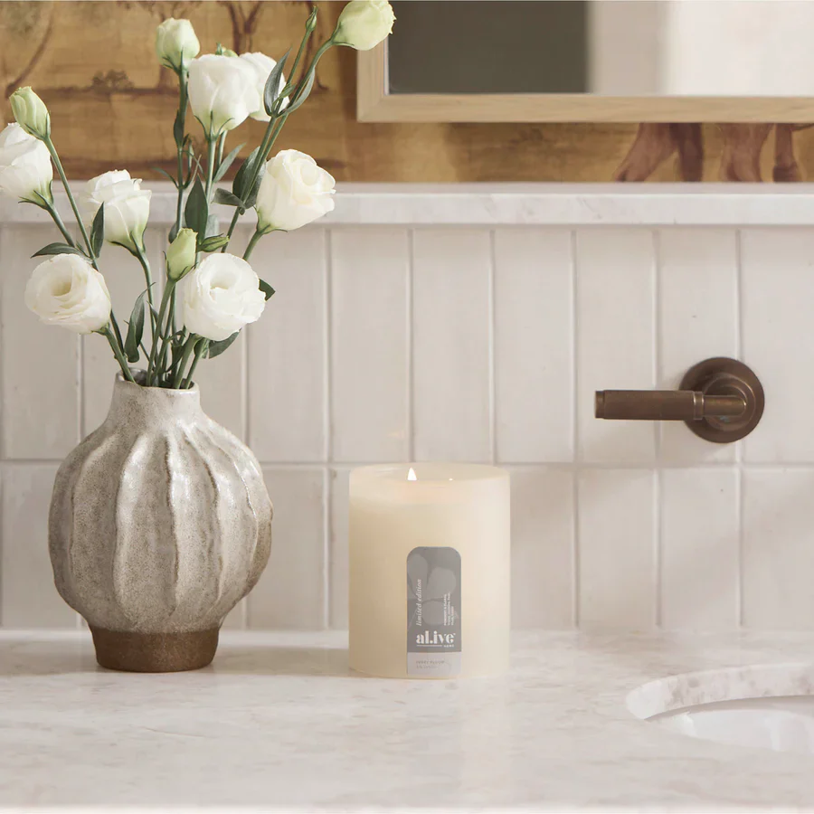 Al.ive Body - Soy Candle - Ivory Bloom - Image 3