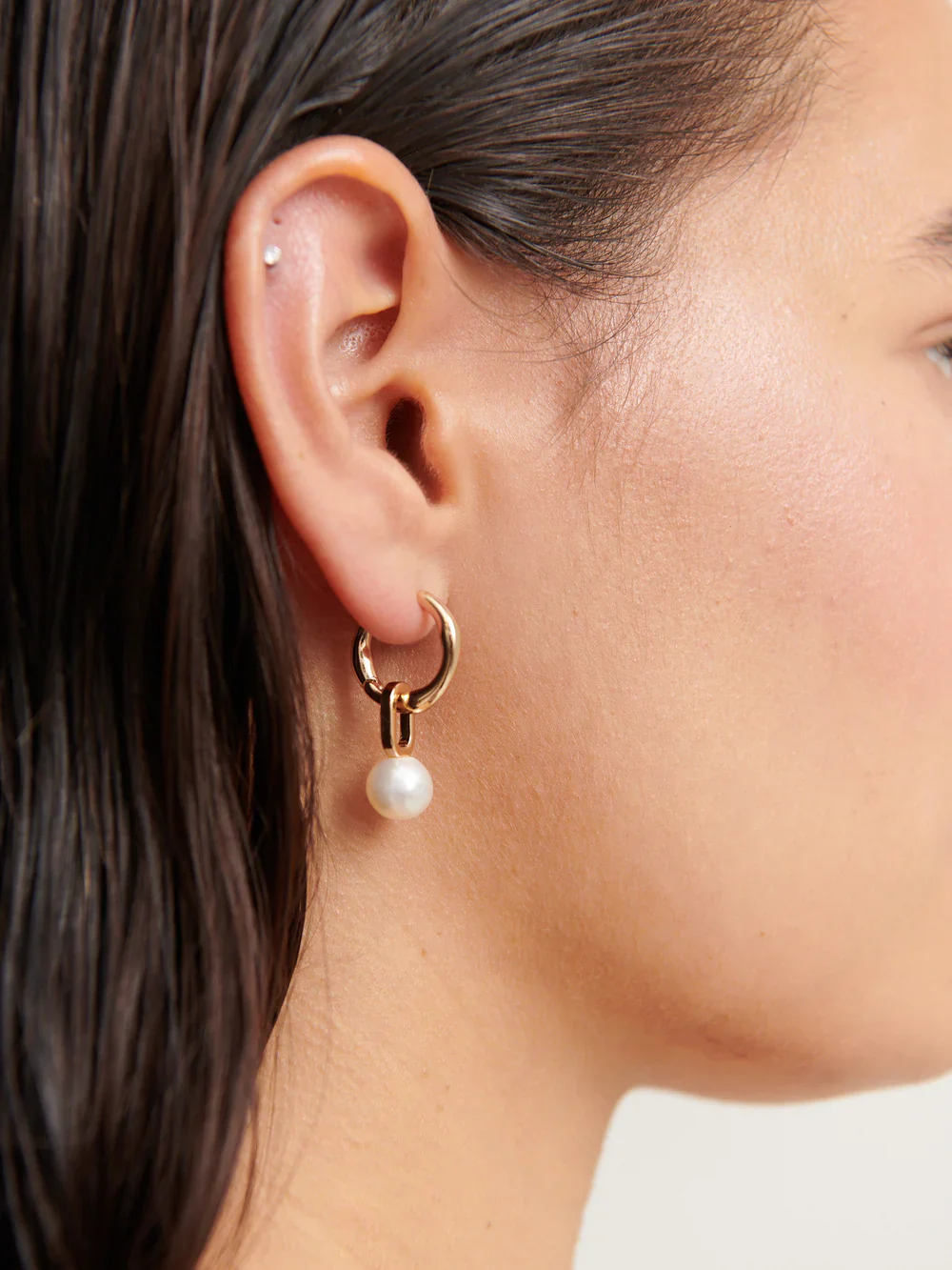 Angels Whisper - Bella Hoop Pearl - 18k Gold Plated Earrings