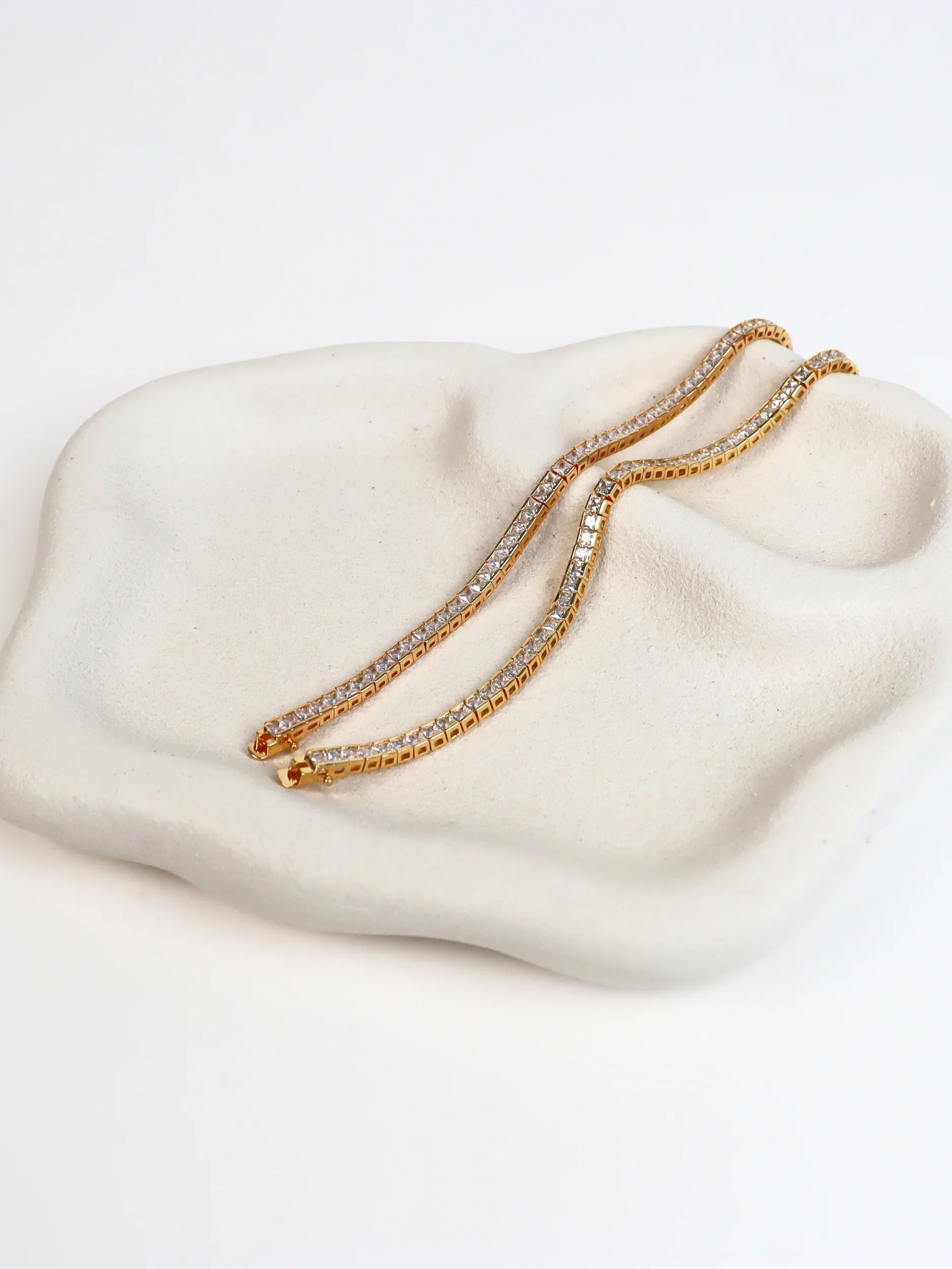 Angels Whisper - Eterna Diamanté Bracelet - Image 4