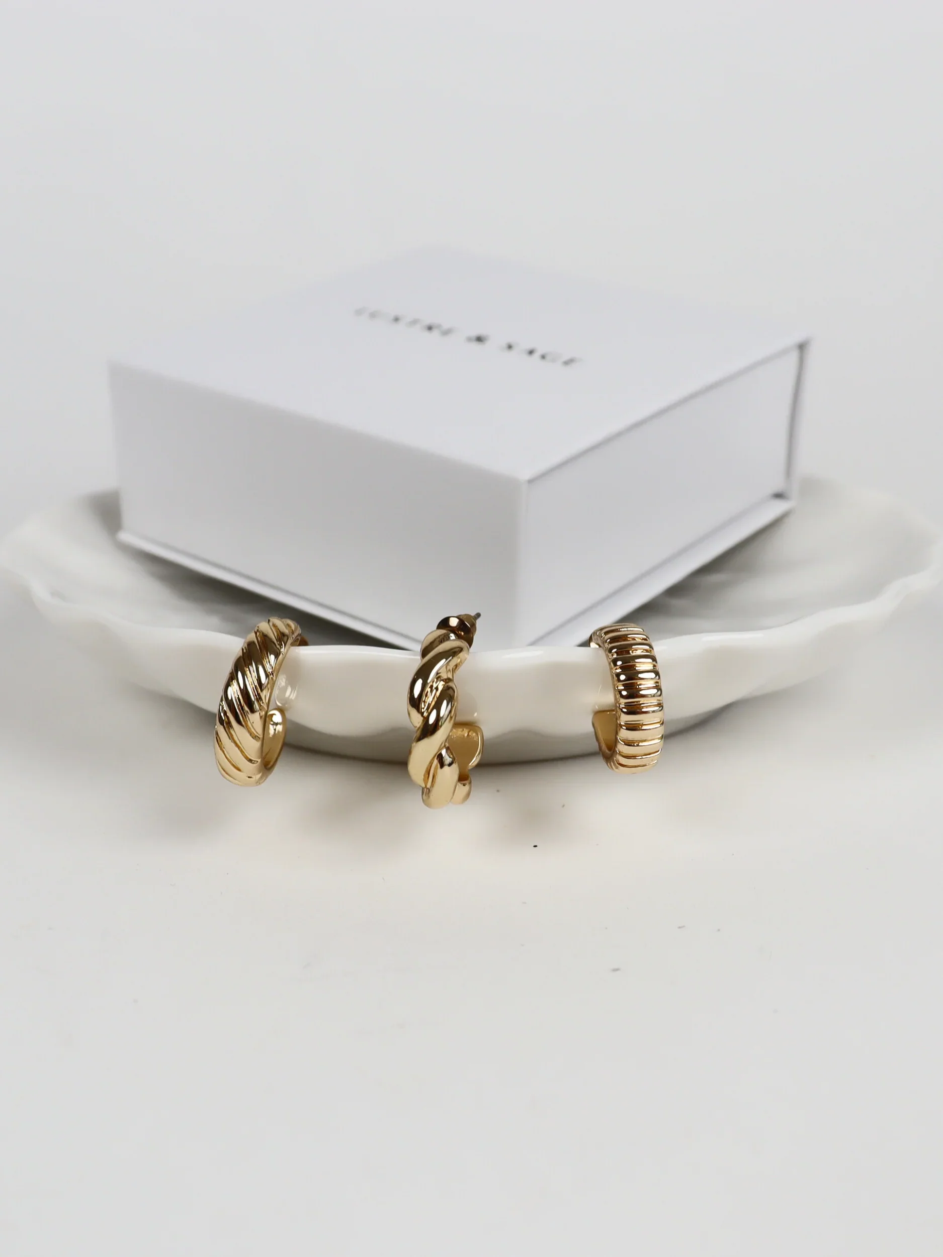 Angels Whisper - L&S Mondo 3 Piece Earring Set - Image 2