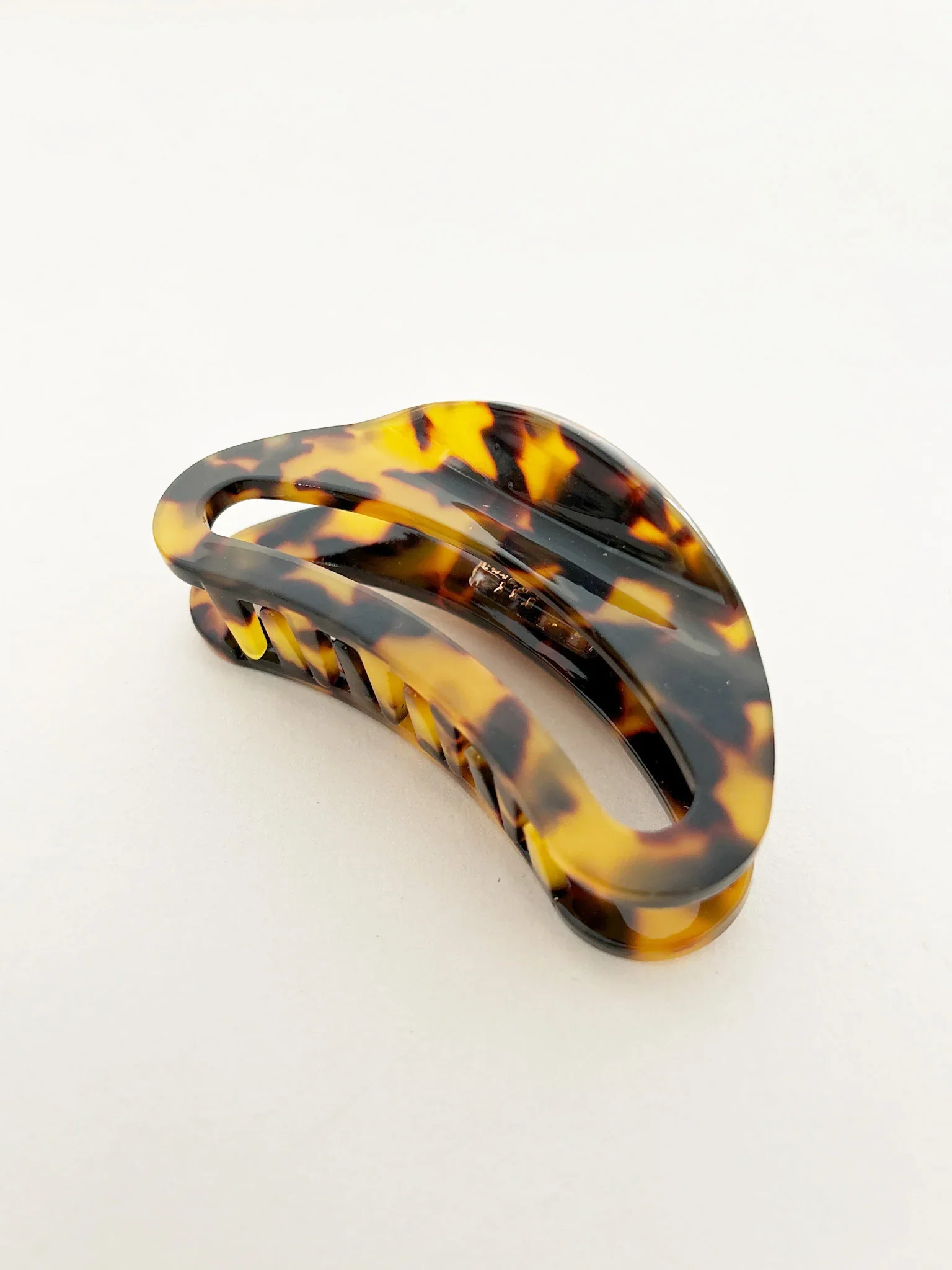 Angels Whisper - Oval Tort Hair Claw Clip