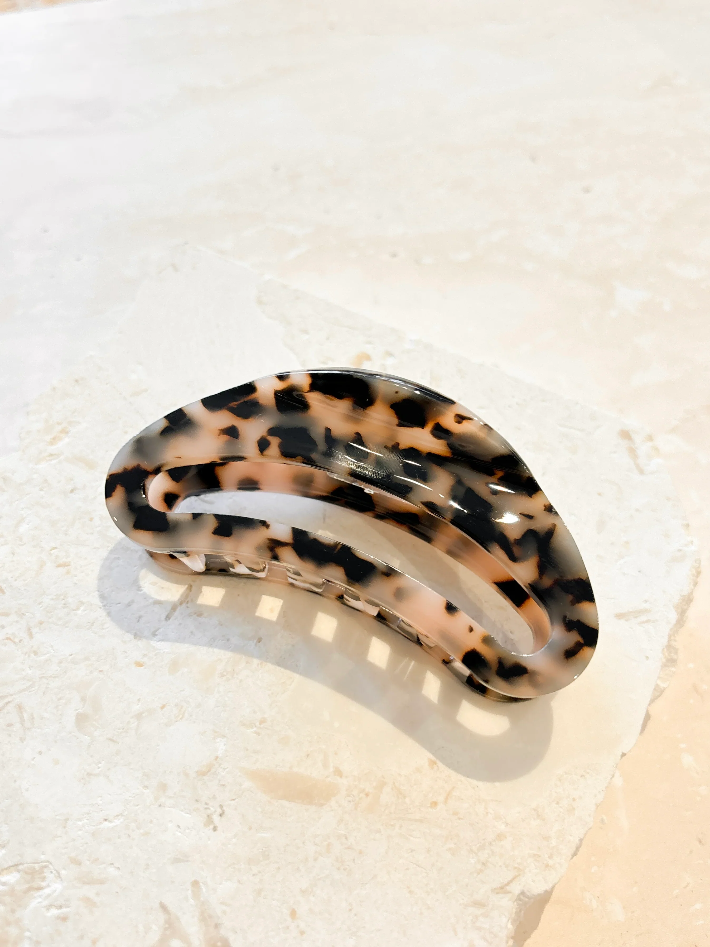 Angels Whisper - Oval Tort Hair Claw Clip - Image 2