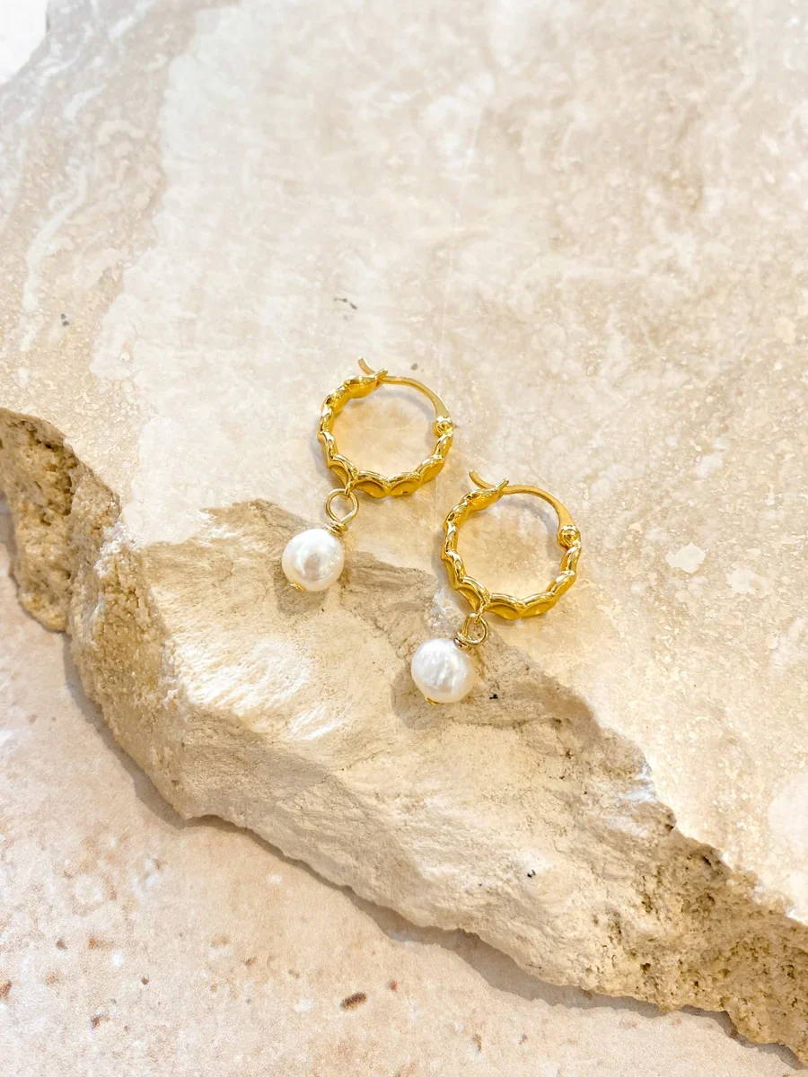 Angels Whisper - Vintage Pearl Drop 18K Gold Plated Earrings - Image 3