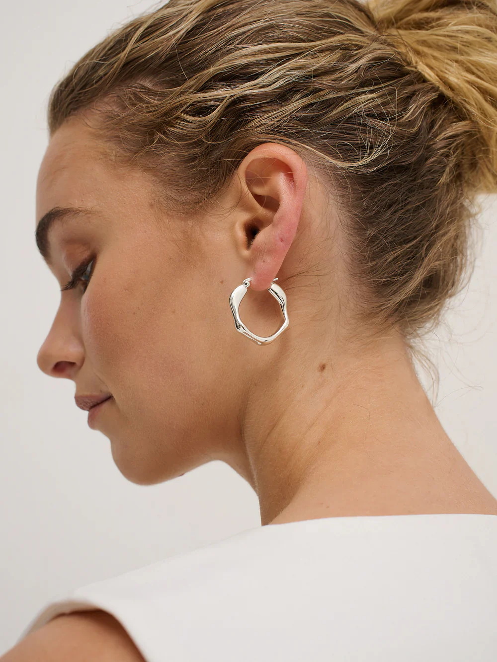 Angels Whisper - Wavy Textured Silver Plated Earrings - Image 4