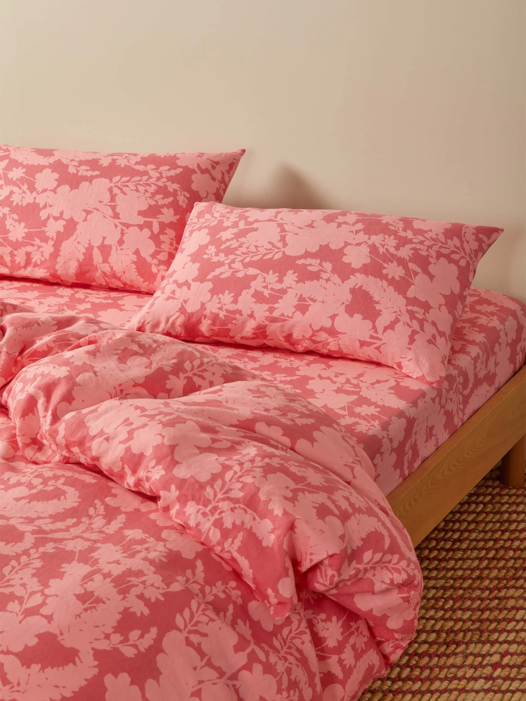 Bonnie & Neil - Petal Pink Linen Standard Pillowcases - Image 3