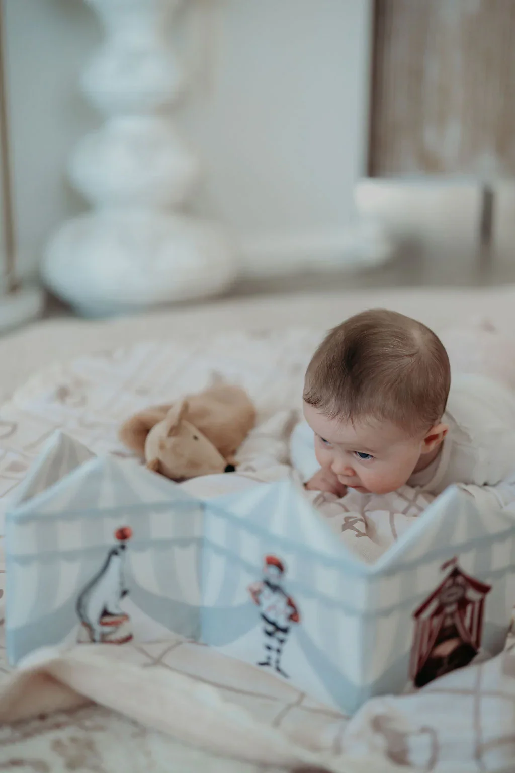 Pop Ya Tot - Le Cirque Crinkle Tummy Time Book - Image 4