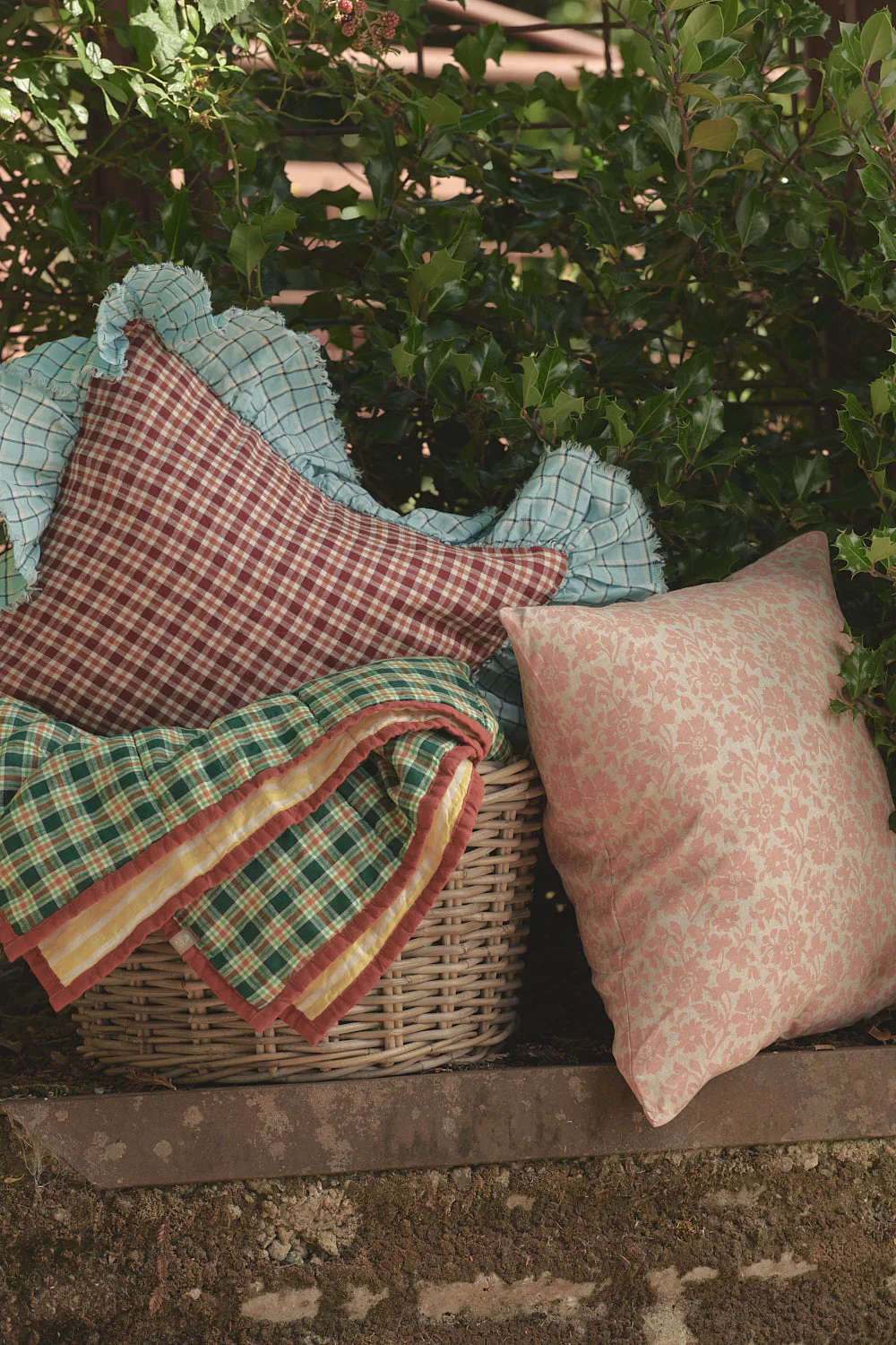Society of Wanderers - Muriel Cushion - With insert - Image 3