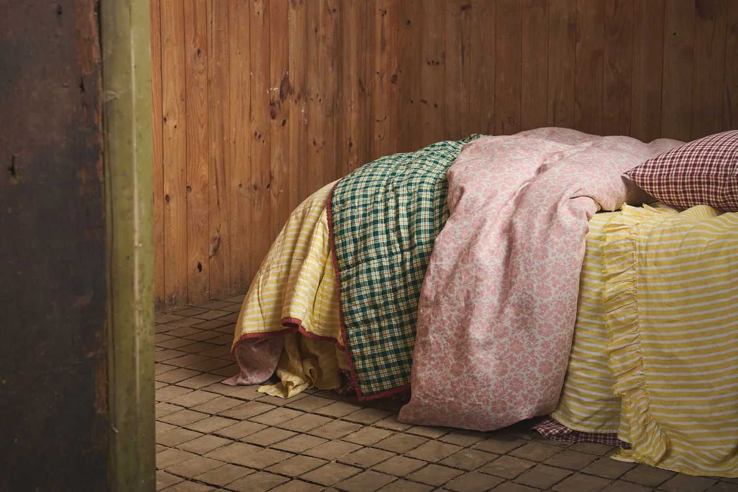 Society of Wanderers - Muriel Duvet Cover - Queen - Image 6