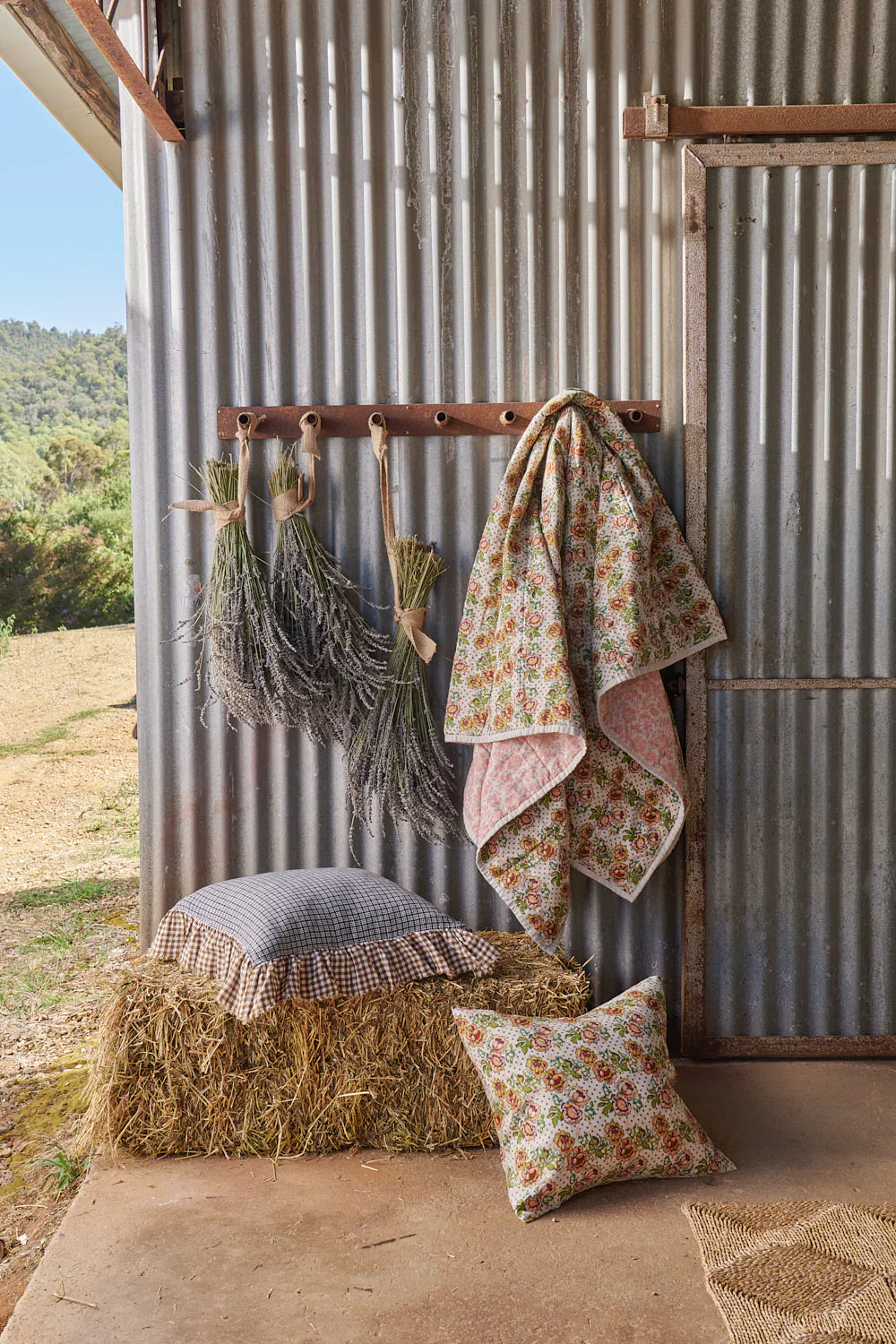 Society of Wanderers - Muriel/Rhonda Double Sided Quilt - King - Image 3