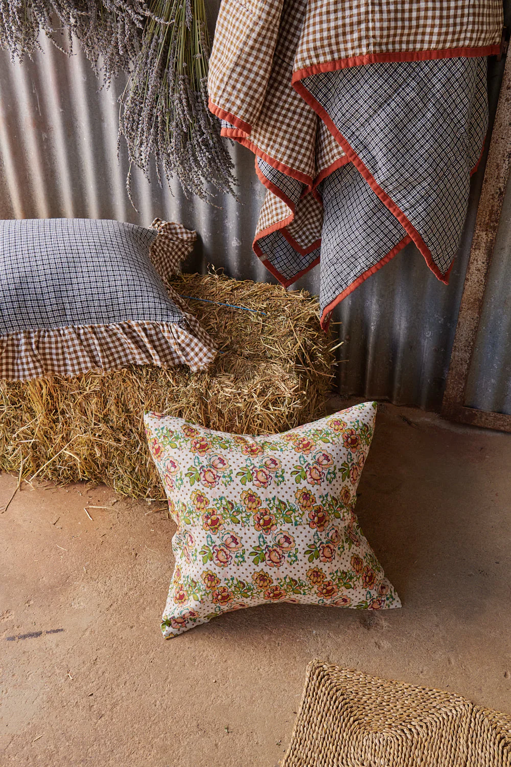 Society of Wanderers - Rhonda Cushion - With insert - Image 4